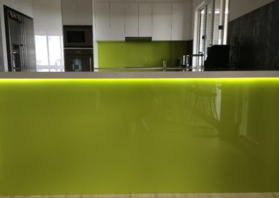 glass splashback